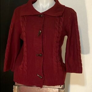 Cable knit cardigan with 3/4 wide sleeve and statement buttons Jason Maxwell S